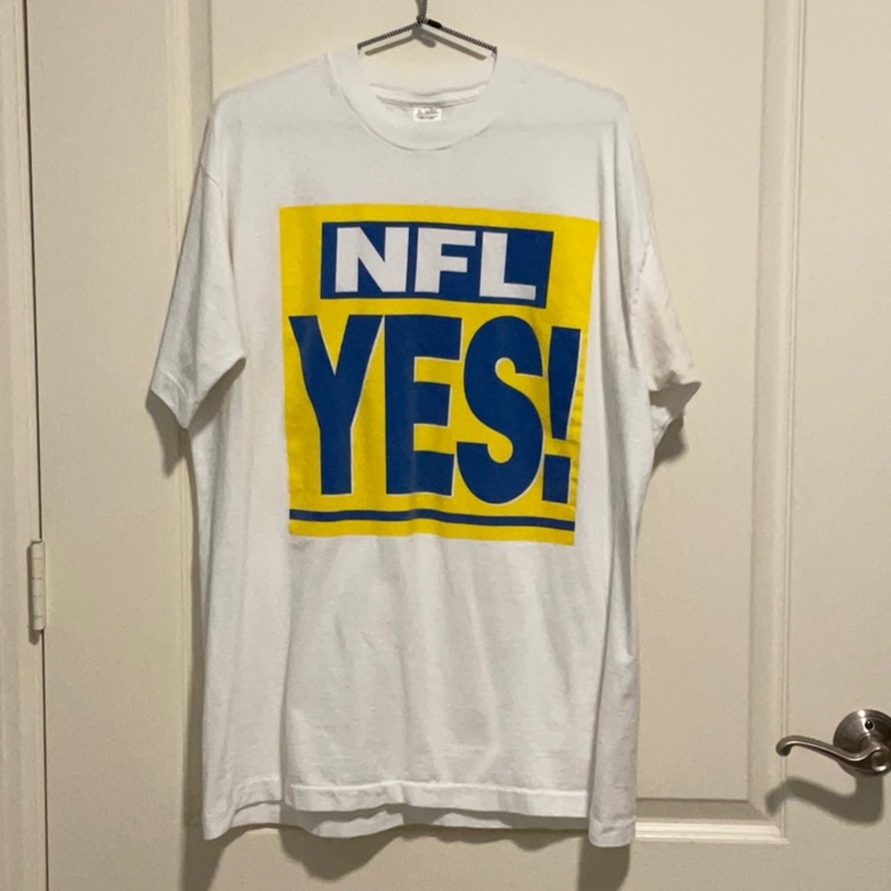 Vintage 90s XL Tennessee Titans NFL YES campaign shirt, white graphic t-shirt
